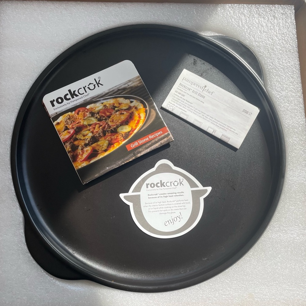 Pampered Chef Rockcrok Black Pizza Stone
